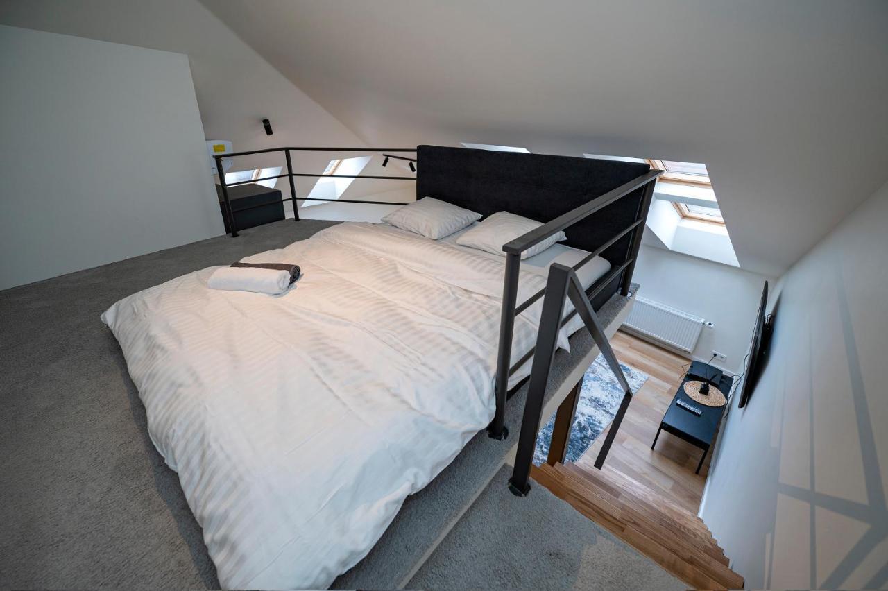 Loft 1 Bd Old Town Apartment By Hostlovers Kaunas Exterior foto